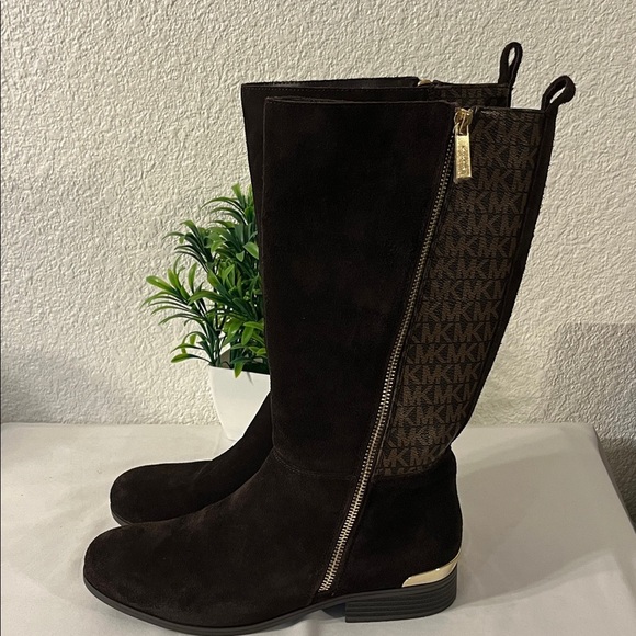 Michael Kors Black and Brown Monogram Boots used good condition - Picture 6 of 15